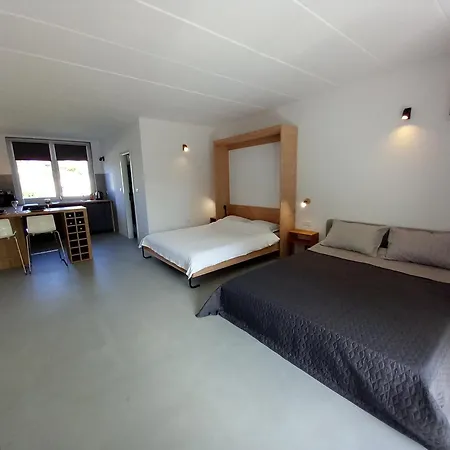 Apartman Fully Renovated Stinjan Near The