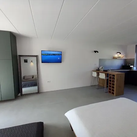 Fully Renovated Stinjan Near The Póla