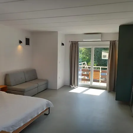 Apartman Fully Renovated Stinjan Near The Póla