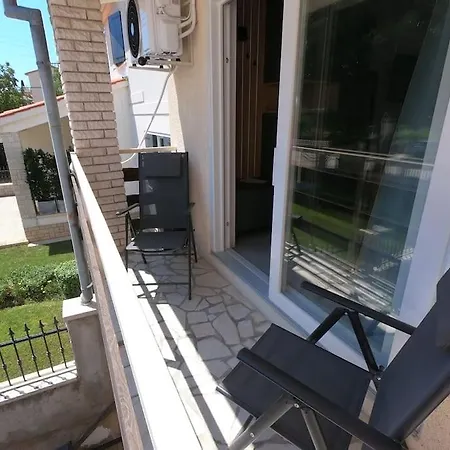 Fully Renovated Stinjan Near The פולה